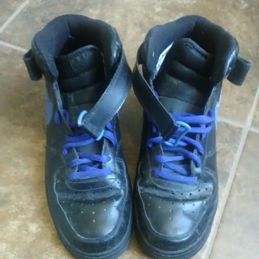 Men's black and blue Nike's